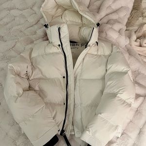 Super puff Aritzia matte white